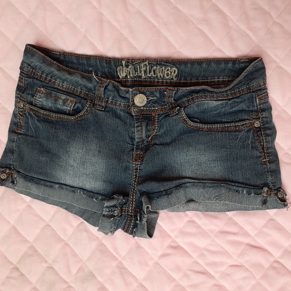 Jean Shorts - Picture 2 of 4